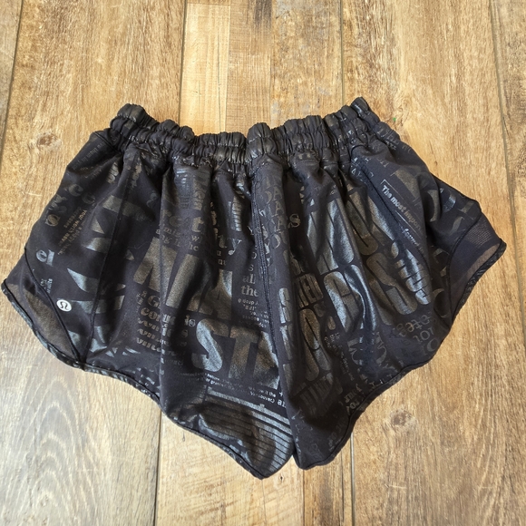 Lululemon  Hotty Hot Short II Athletic Shorts. Foil Black. - Picture 2 of 3